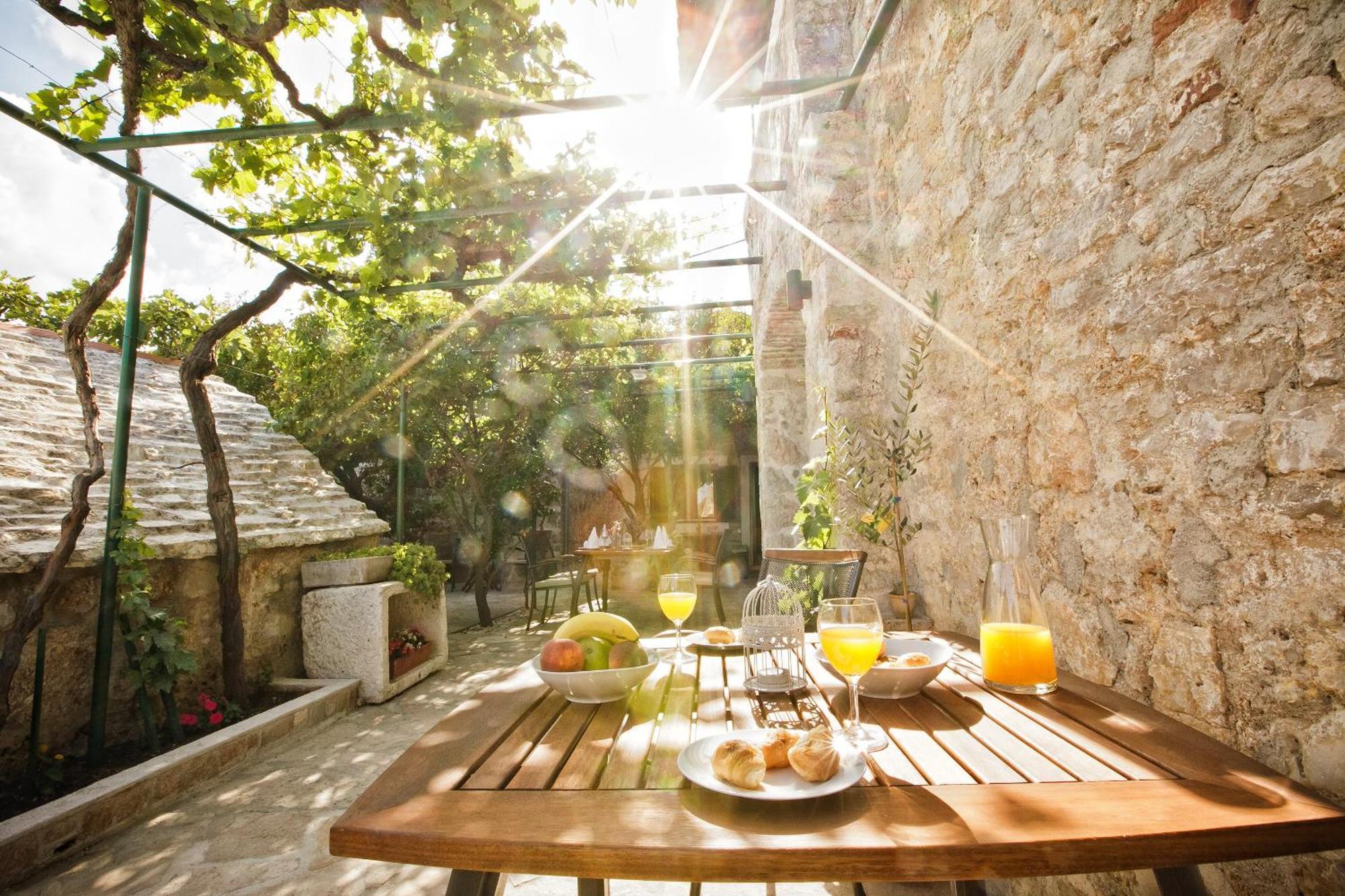 Paradise Stone Apartments بول الغرفة الصورة