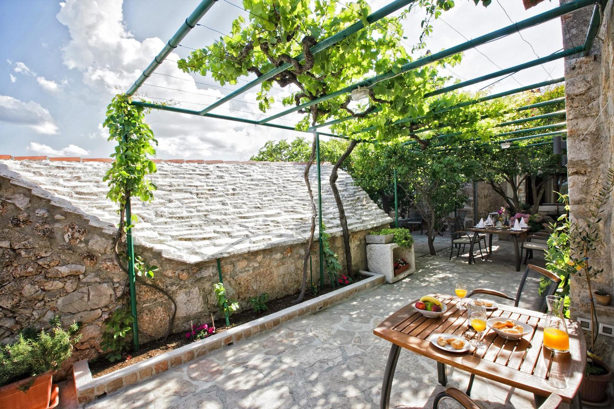 Paradise Stone Apartments بول الغرفة الصورة